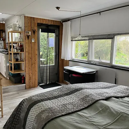 Bed & Breakfast Beemster Tiny House *